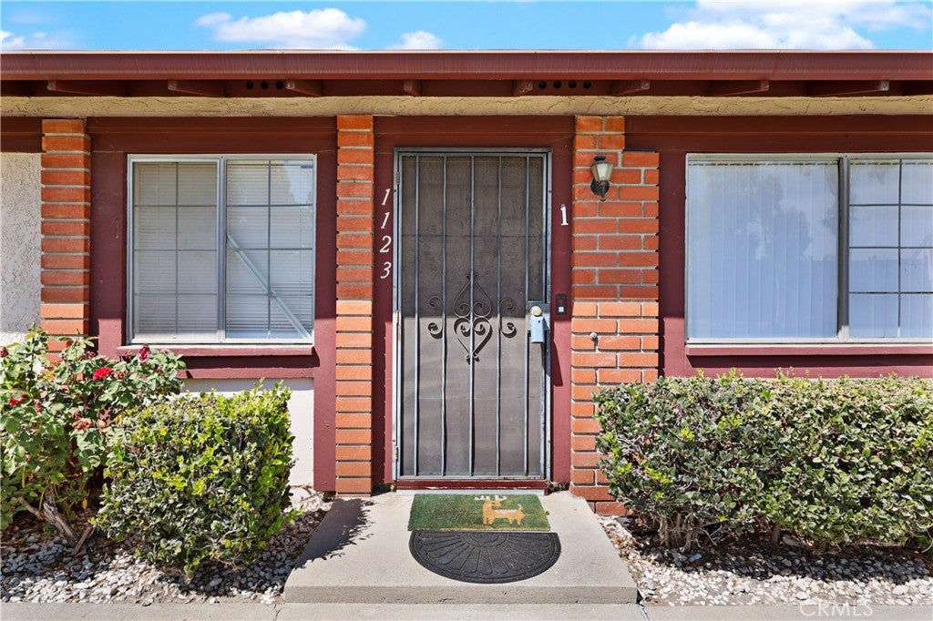 1123 W Sierra Madre Avenue 1