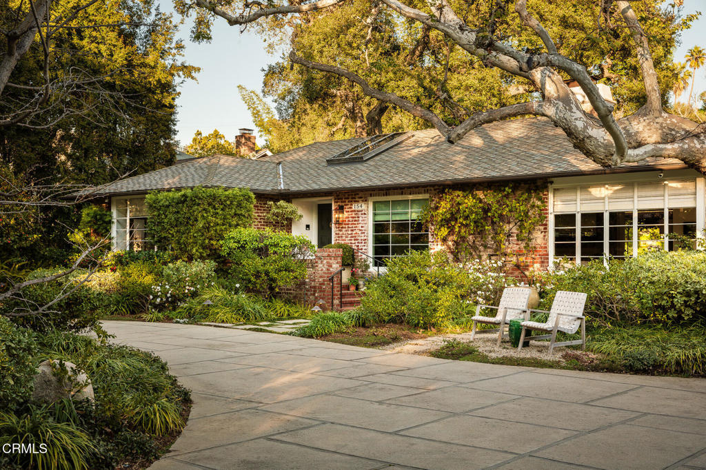 154 S Arroyo Boulevard