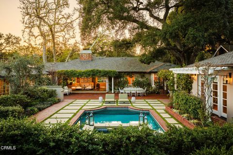 Photo of 154 S Arroyo Boulevard, Pasadena, CA 91105 (MLS # P1-25966)