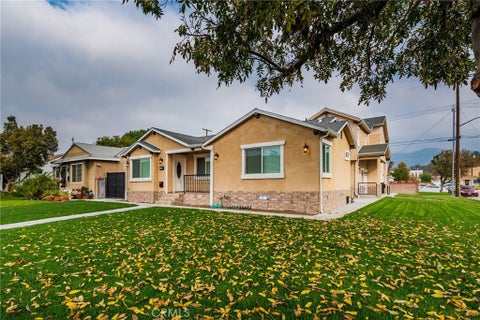 Photo of 1400 Leland Way, Burbank, CA 91504 (MLS # GD26182035)