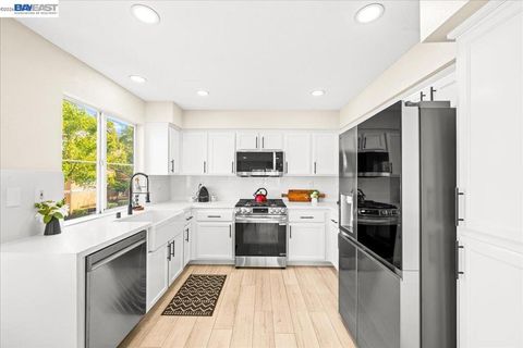 Photo of 4630 Central Pkwy, Dublin, CA 94568 (MLS # 41126435)