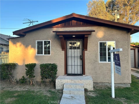 Photo of 2412 Gale Avenue, Long Beach, CA 90810 (MLS # PW26148522)