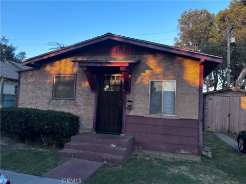 Photo of 2412 Gale Avenue, Long Beach, CA 90810 (MLS # PW26148522)