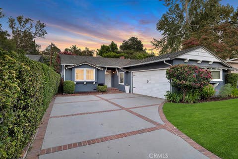 Photo of 4530 Santa Lucia Drive, Woodland Hills, CA 91364 (MLS # SR26154086)