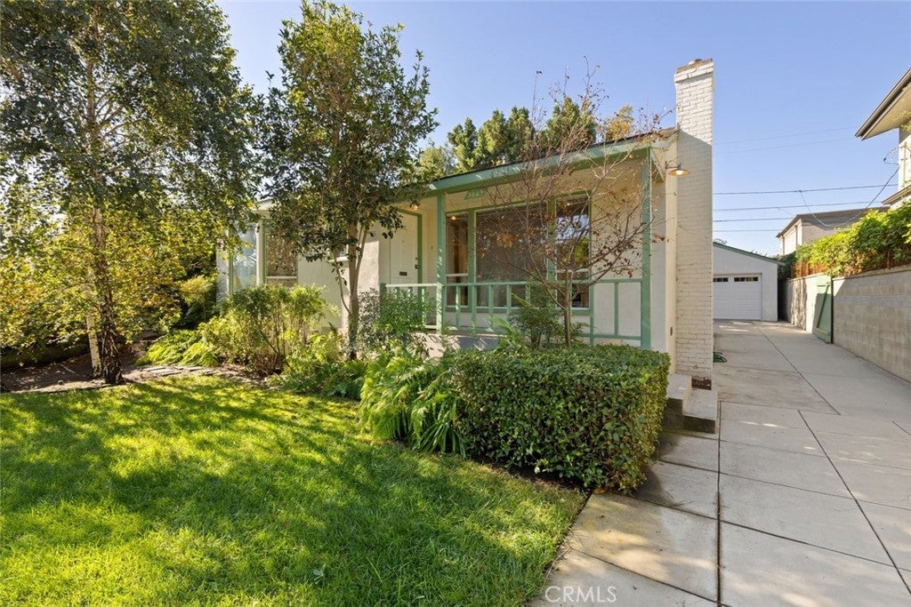 Photo of 5029 Pickford WAY, Culver City, CA 90230 (MLS # SR26219258)