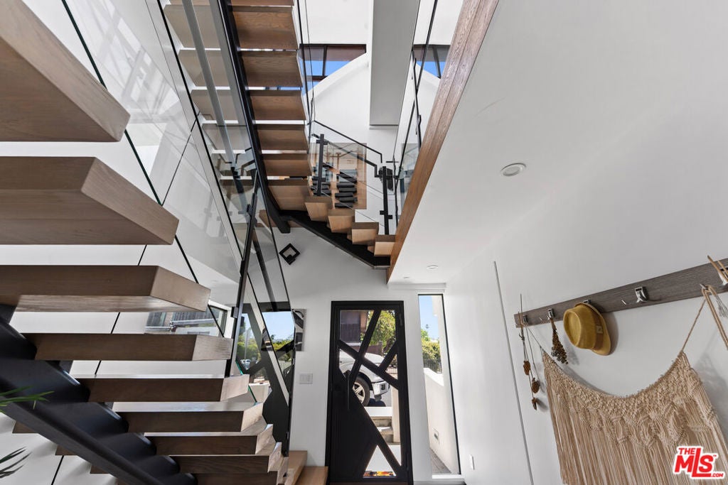 647 Mildred Avenue, Venice CA 90291
