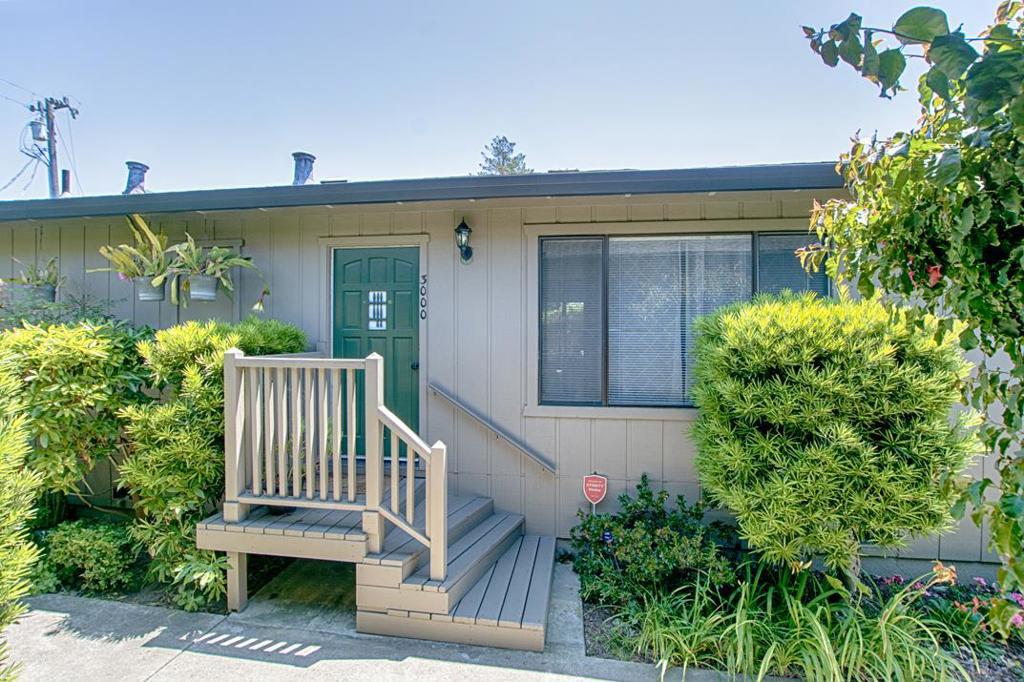 3000 Crystal Heights Drive
