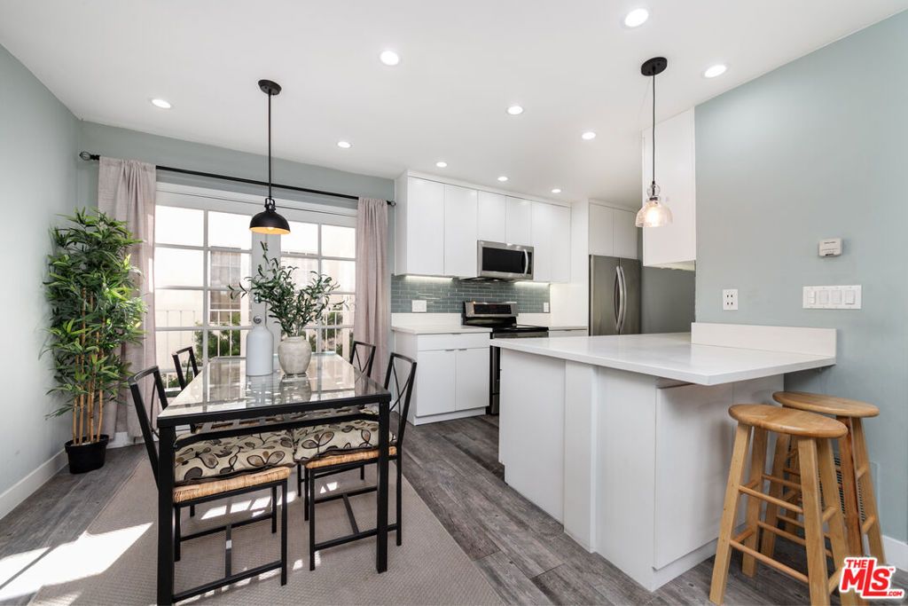 Photo of 1145 Larrabee Street #6, West Hollywood, CA 90069 (MLS # 26647425)