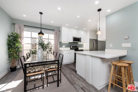 Photo of 1145 Larrabee Street #6, West Hollywood, CA 90069 (MLS # 26647425)