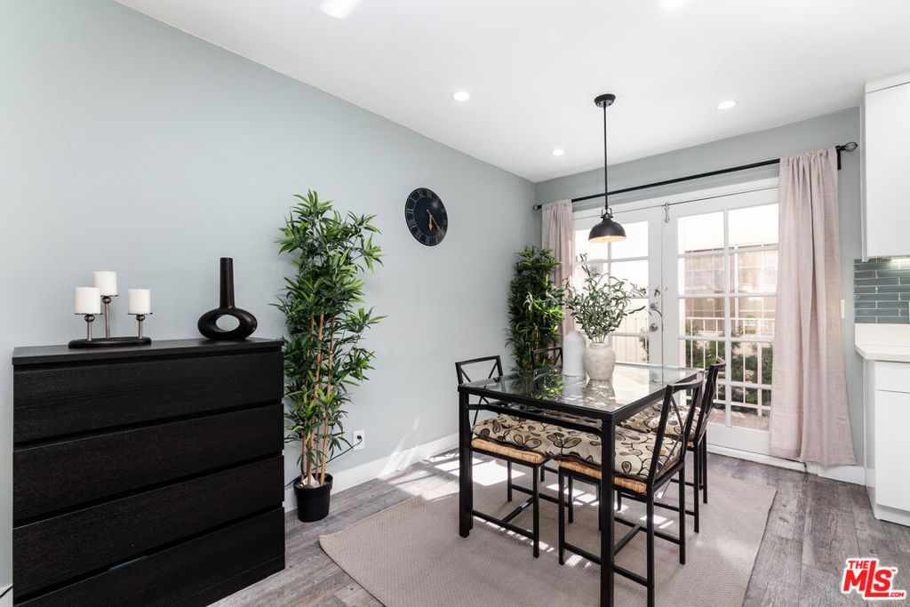 Photo of 1145 Larrabee Street #6, West Hollywood, CA 90069 (MLS # 26647425)