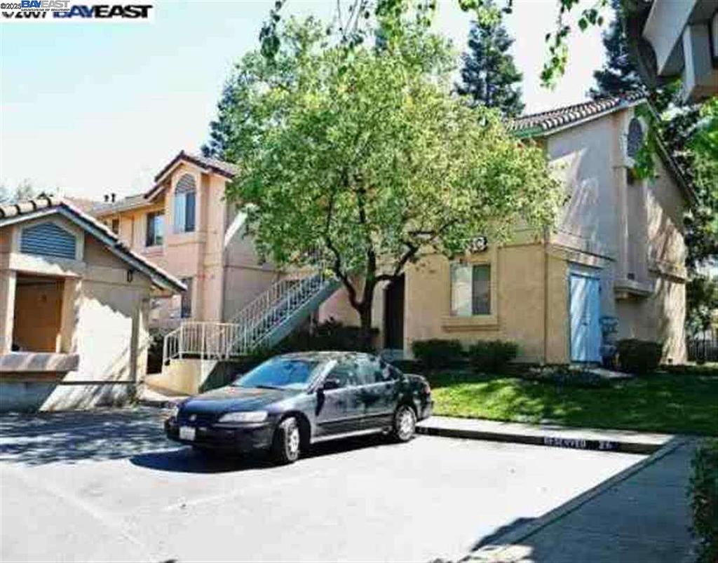 Beautiful 2BR condo in the Broadmeadow Park area of Livermore. This desirable ground-floor unit offers 891 sqft of living space with 2 bedrooms, 2 bathrooms and 1 reserved carport space. Flooring consists of hardwood, tile and carpet throughout. The kitchen comes equipped with laminate counter tops, electric stove/oven and dishwasher. The roomy bedrooms provide plenty of closet space. Additional amenities: washer & dryer, air conditioning, patio and access to community pool. Convenient commute access to I-580, Highway 84 and ACE Train. Just a short drive to downtown Livermore where you can enjoy shopping, fine dining and entertainment. This is the perfect place to call home! INFORMATION IS DEEMED RELIABLE, BUT IS NOT GUARANTEED!