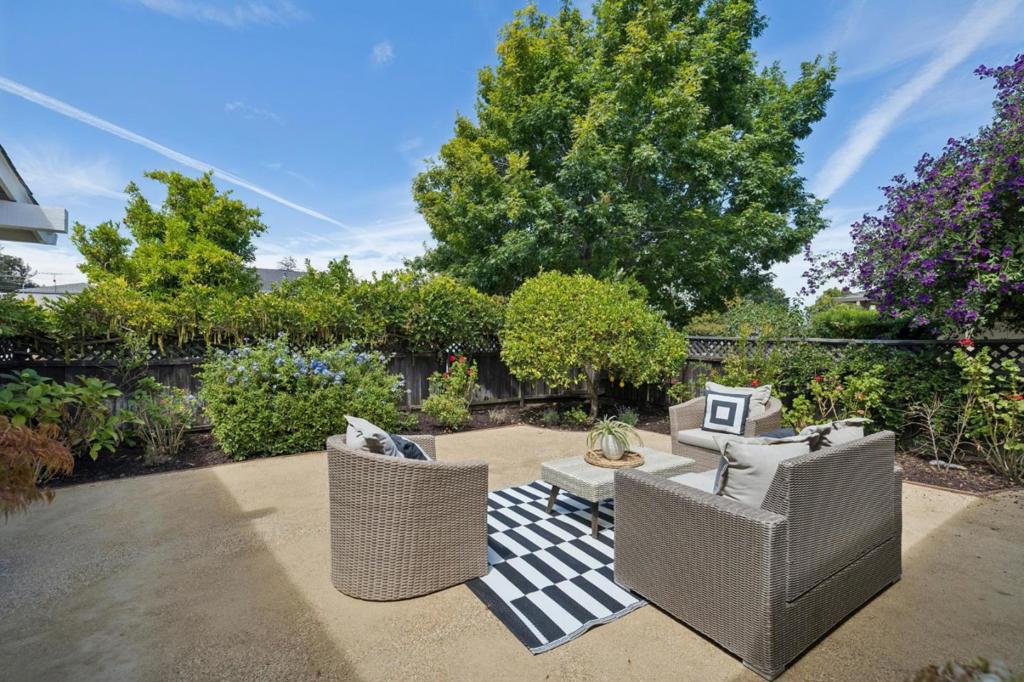 1086 Robbia Drive