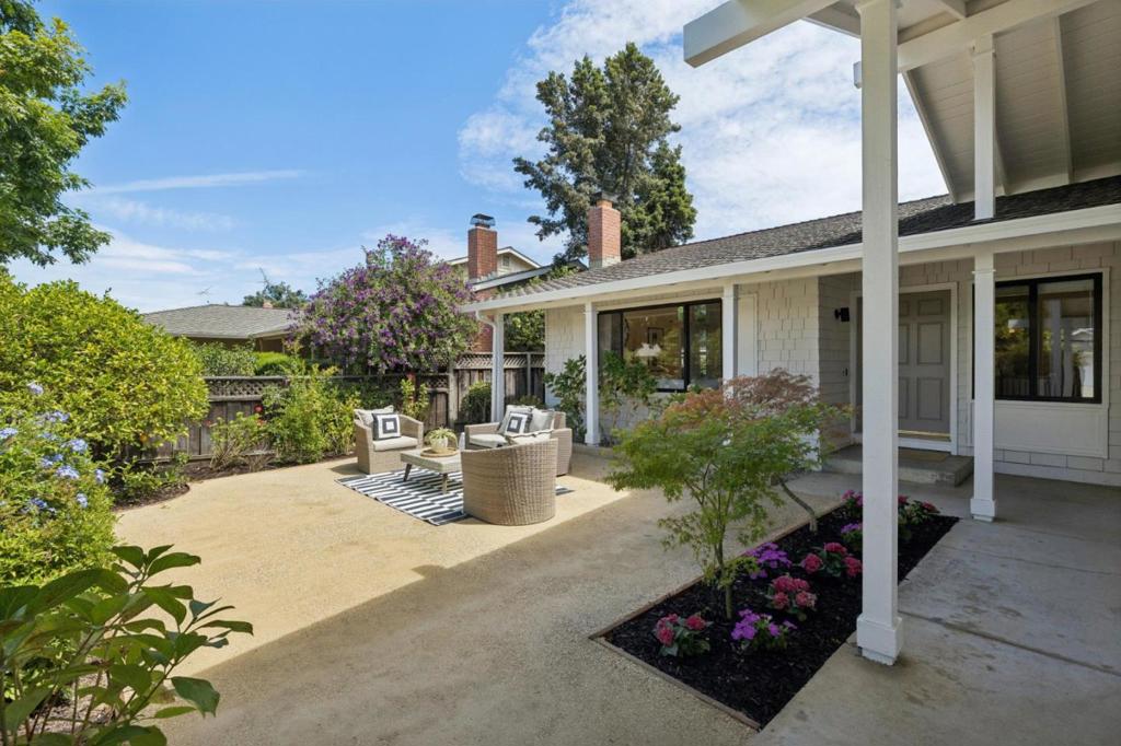 1086 Robbia Drive