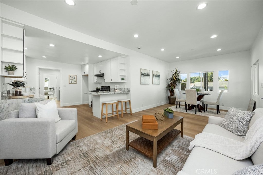 201 S Melrose