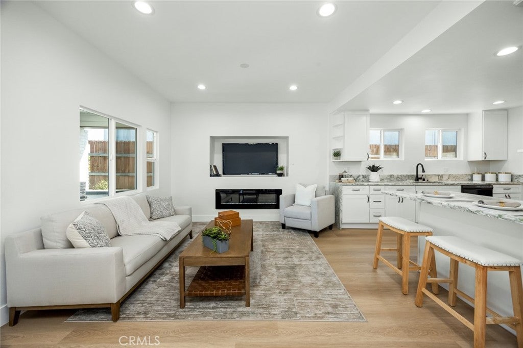 201 S Melrose