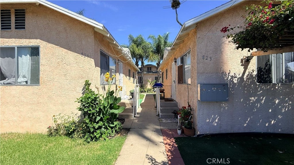 823 W 81st