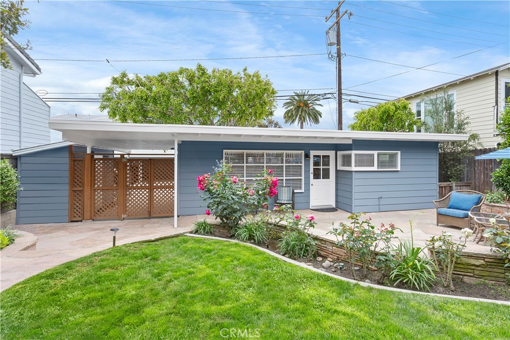 In the heart of North Laguna, moments from Heisler Park and Diver’s Cove, this fully-renovated, stand alone cottage offers Laguna Beach charm and evident ownership pride. The inviting space includes a completely remodeled kitchen with brand-new stainless steel appliances — dishwasher, gas range, and fridge — quartz counters, beveled subway tiles, and soft-close drawers; a light and bright living room overlooking a shared rose garden; bedroom with built-in storage and en-suite bath, plus an ample-sized, walk-in closet with washer and dryer. A private gated entry, Dutch door, ceiling fans and onsite parking further complement the space. Lovingly maintained and freshly refurbished top-to-bottom, this one-bedroom is a Laguna rental treasure. No pets and no smoking please.
