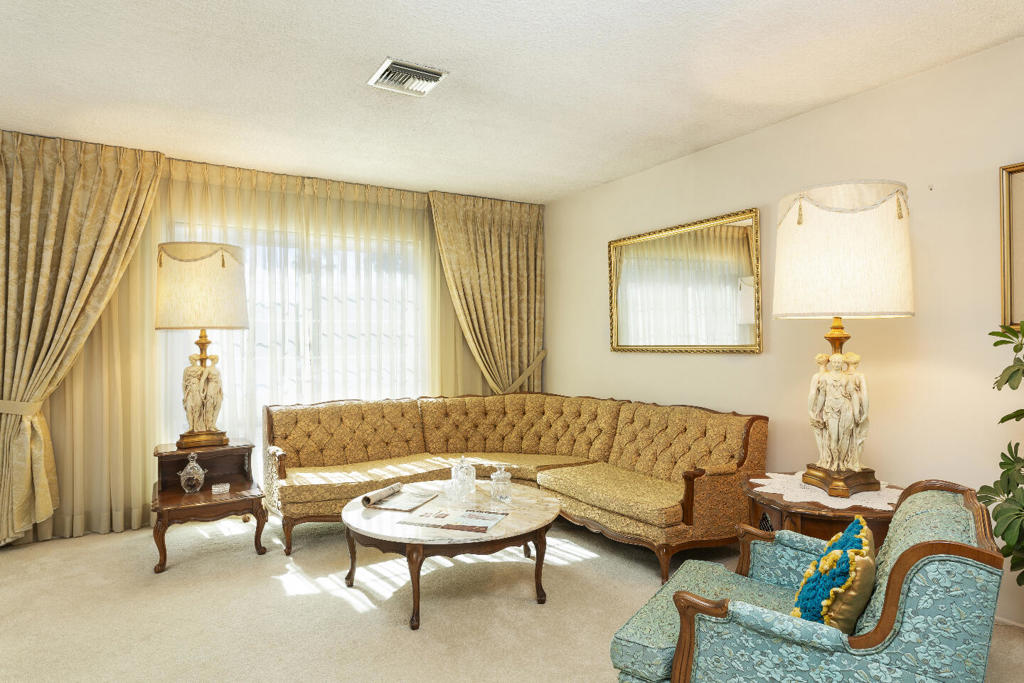 Los Compadres - Residential