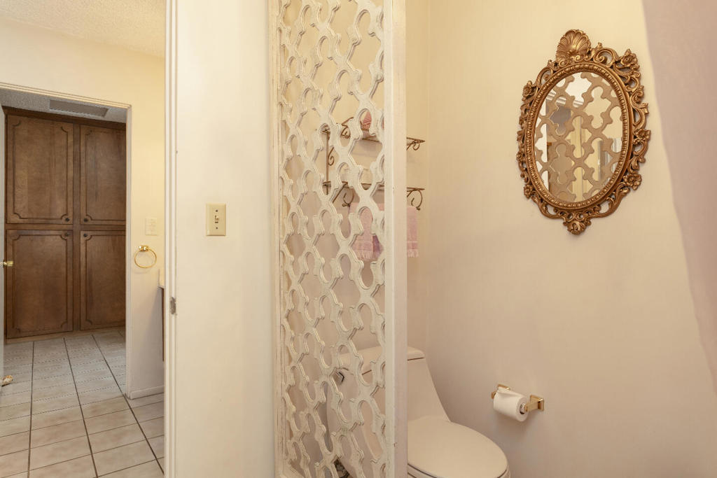 Los Compadres - Residential