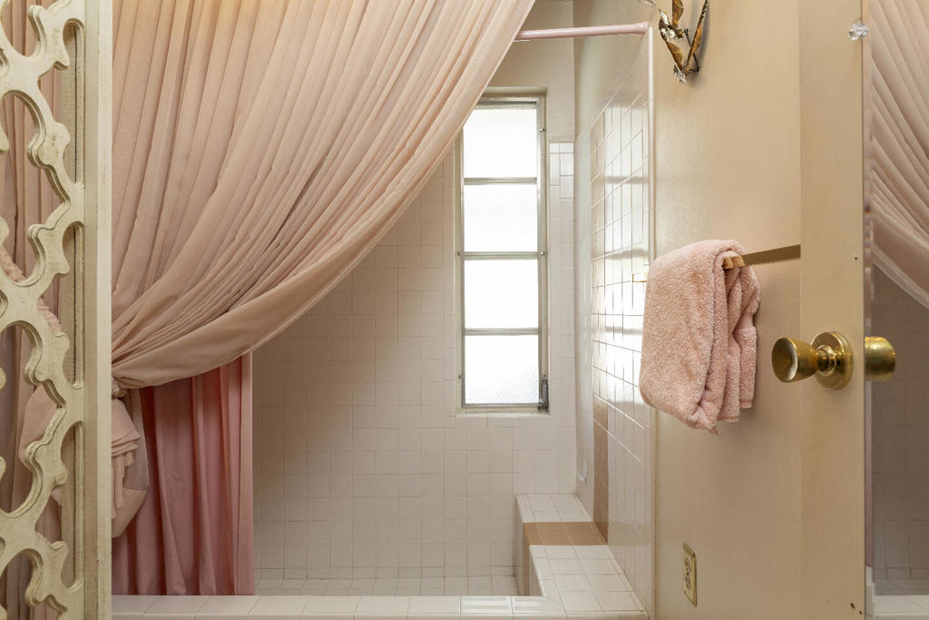 Los Compadres - Residential