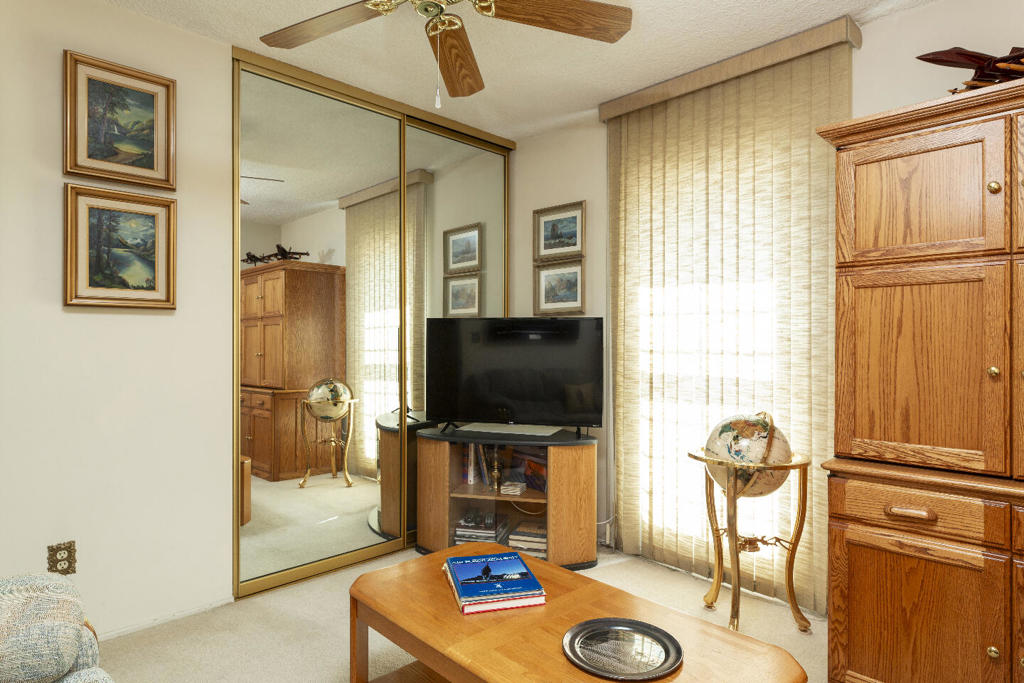 Los Compadres - Residential