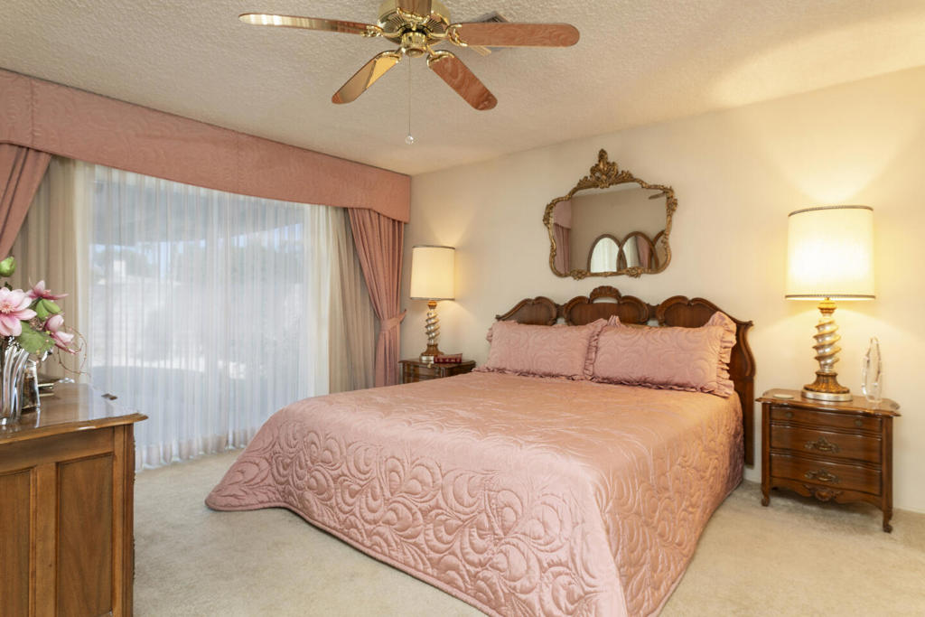 Los Compadres - Residential