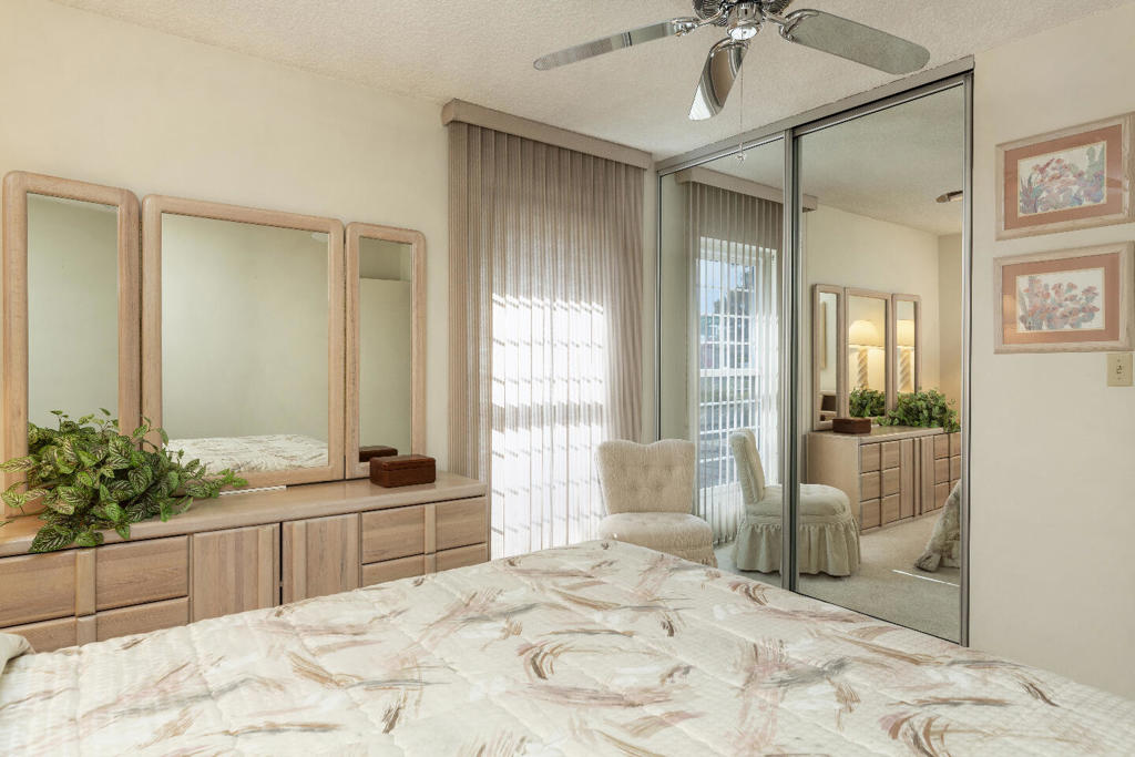 Los Compadres - Residential