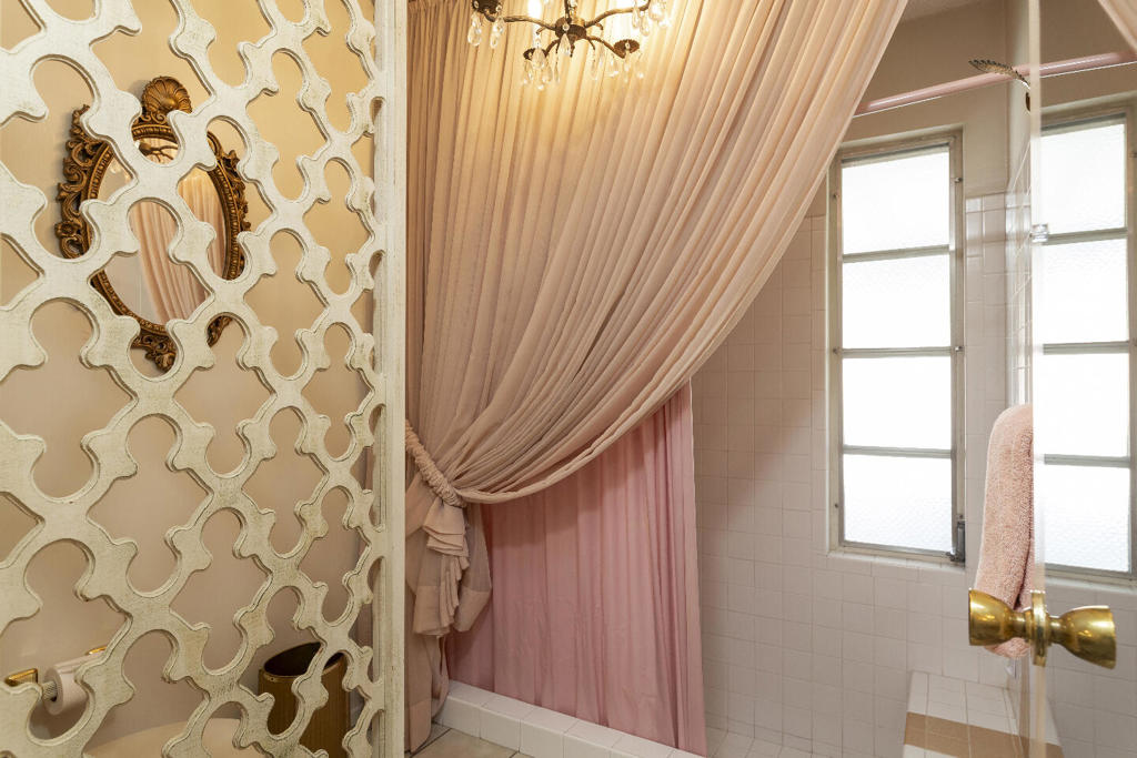 Los Compadres - Residential