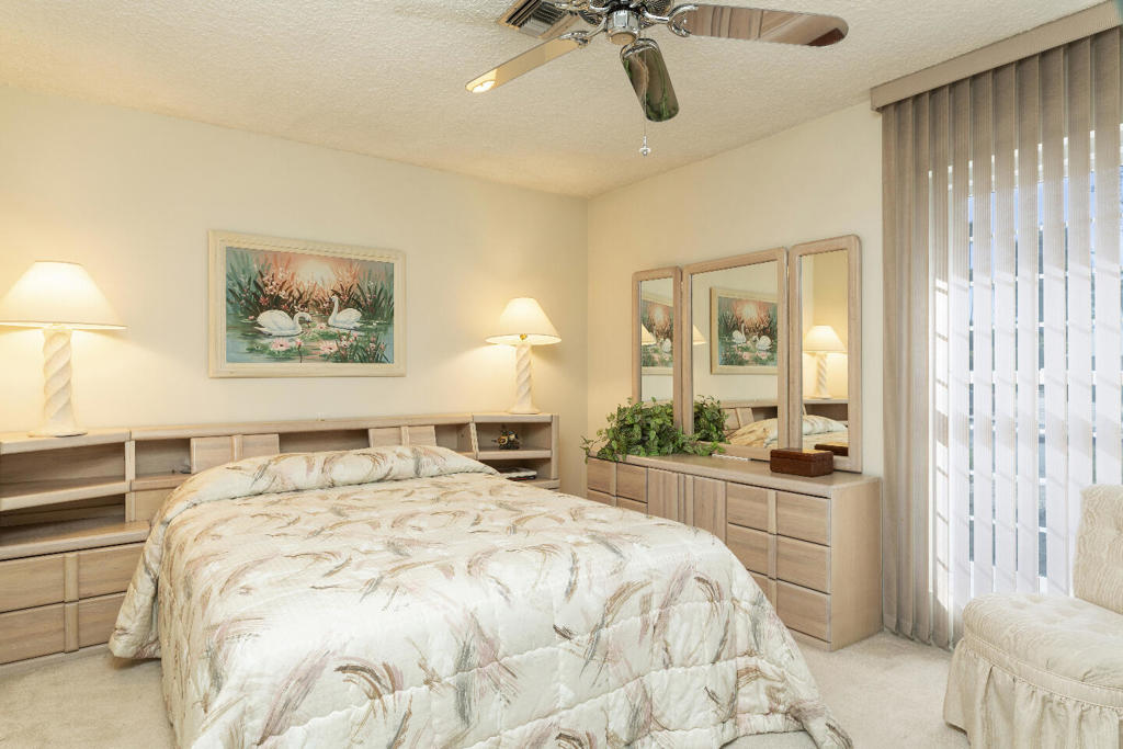 Los Compadres - Residential