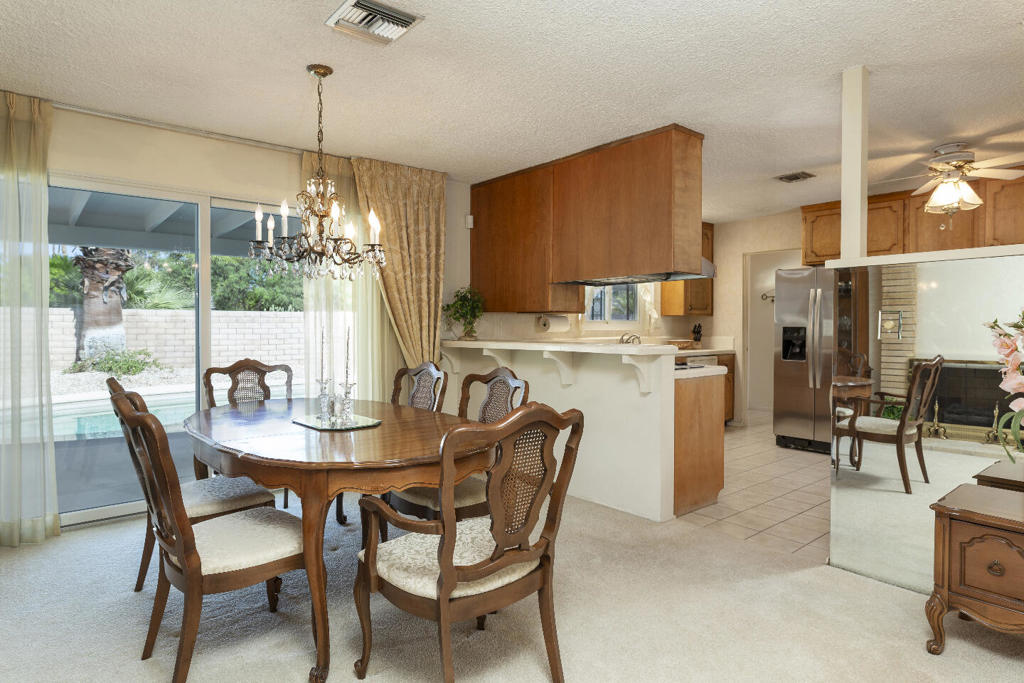 Los Compadres - Residential