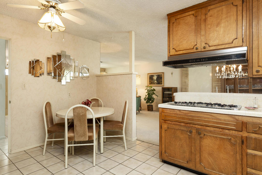 Los Compadres - Residential