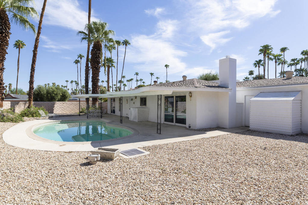 Los Compadres - Residential