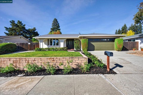 Photo of 685 Keith Ct CT, Walnut Creek, CA 94597 (MLS # 41152691)