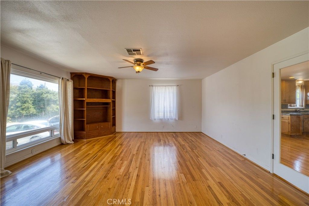 listing image 130725184070877219726