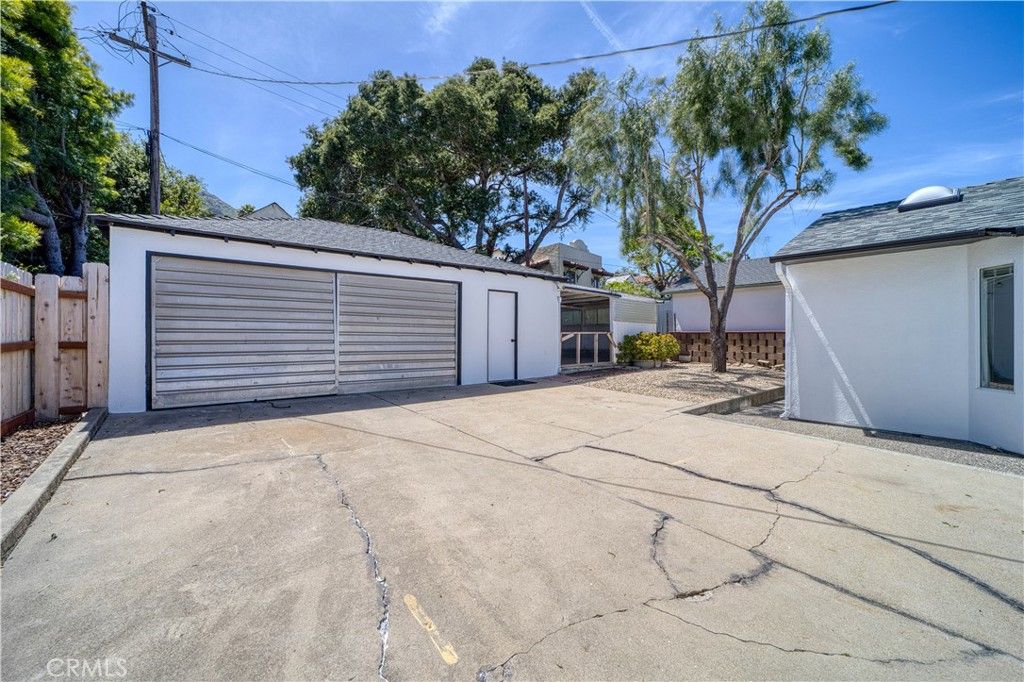 listing image 130723308303063921372