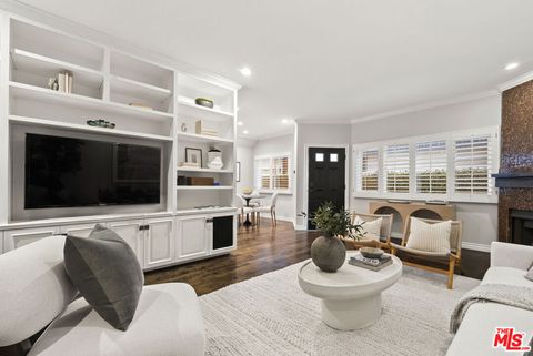 Photo of 830 17th Street #2, Santa Monica, CA 90403 (MLS # 25621699)