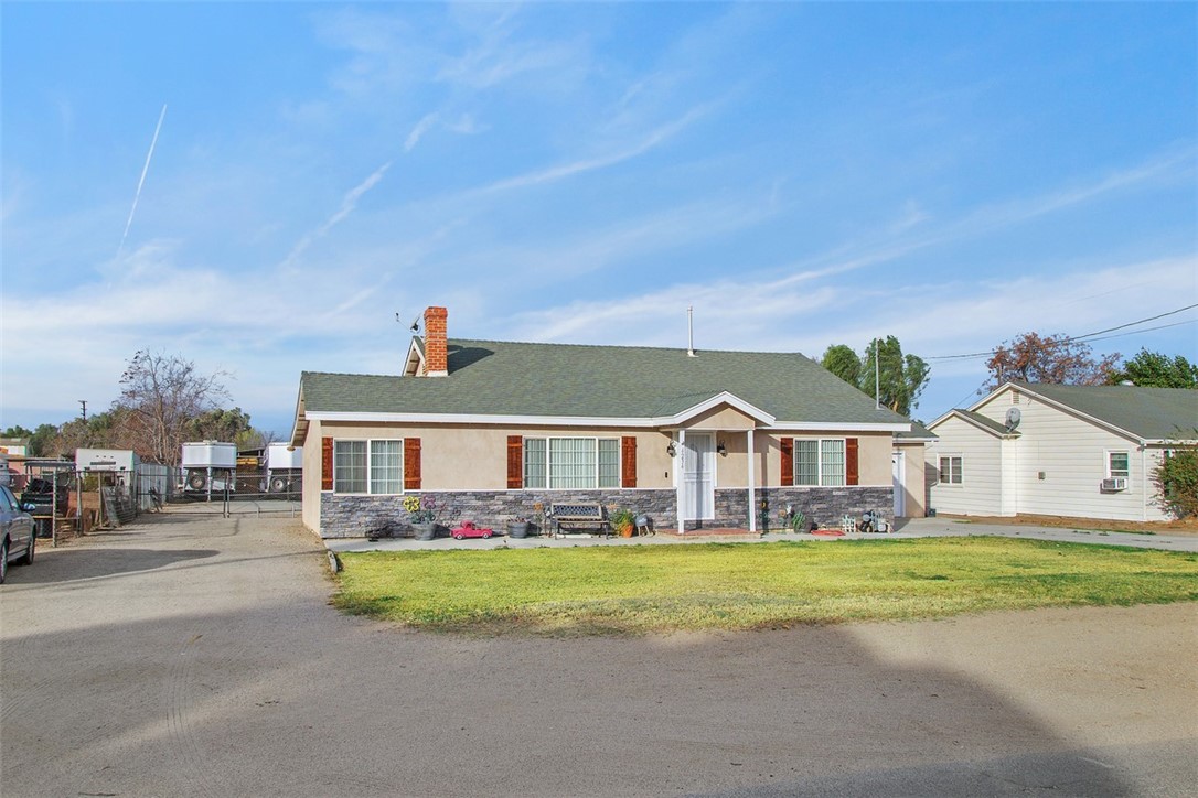 4234 Center Avenue