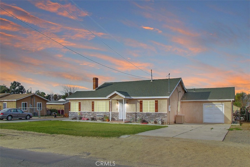 4234 Center Avenue