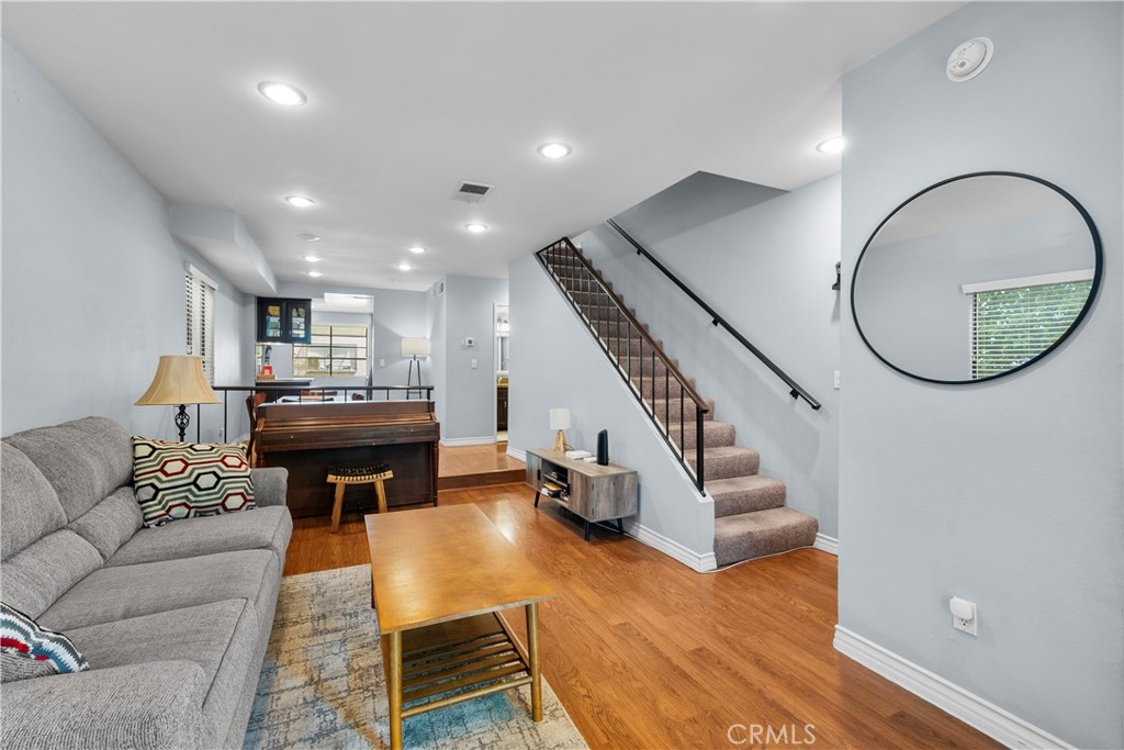 10929 Morrison 1