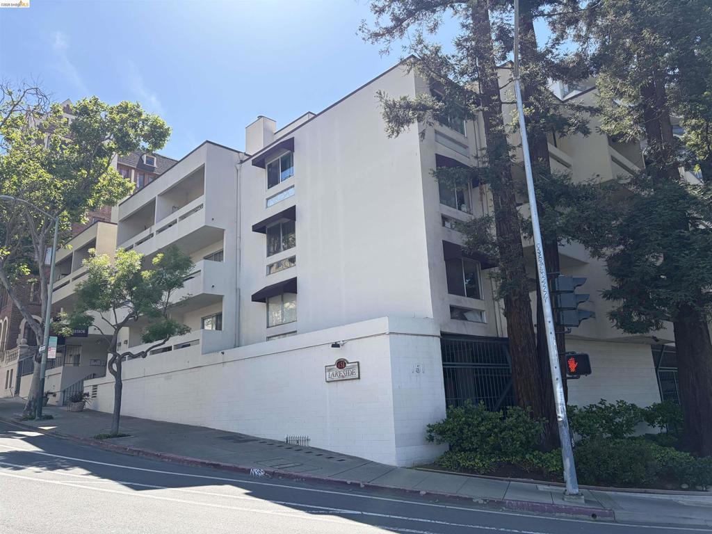 151 Lakeside Dr. 110