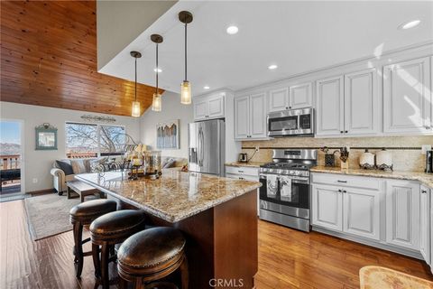Photo of 1430 Sequoia Dr, Lake Arrowhead, CA 92352 (MLS # CV26106267)