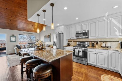 Photo of 1430 Sequoia Dr, Lake Arrowhead, CA 92352 (MLS # CV26106267)