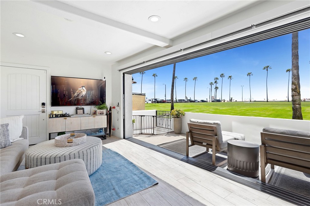 916 E Oceanfront