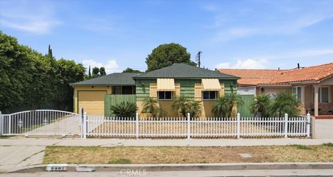 Photo of 6001 Jellico Avenue, Encino, CA 91316 (MLS # WS26144255)