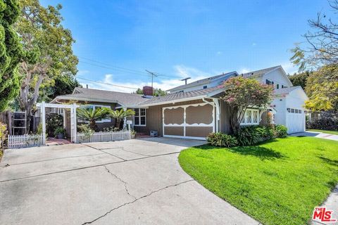 Photo of 11118 Franklin Avenue, Culver City, CA 90230 (MLS # 26736067)