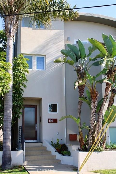 Photo of 510 Ardmore Avenue, Hermosa Beach, CA 90254 (MLS # SB26036994)