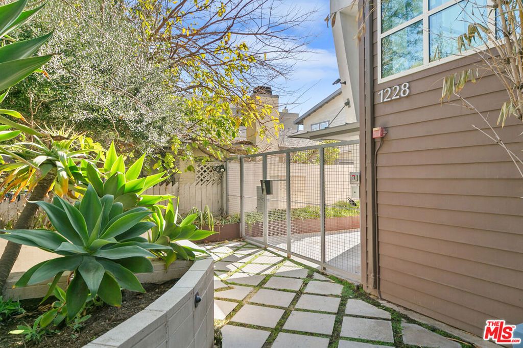 Photo of 1228 21st Street #A, Santa Monica, CA 90404 (MLS # 25490899)