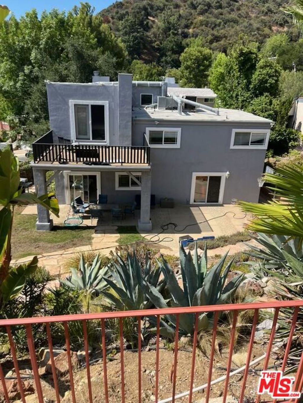 Photo of 17033 Empanada Place, Encino, CA 91436 (MLS # 26679033)