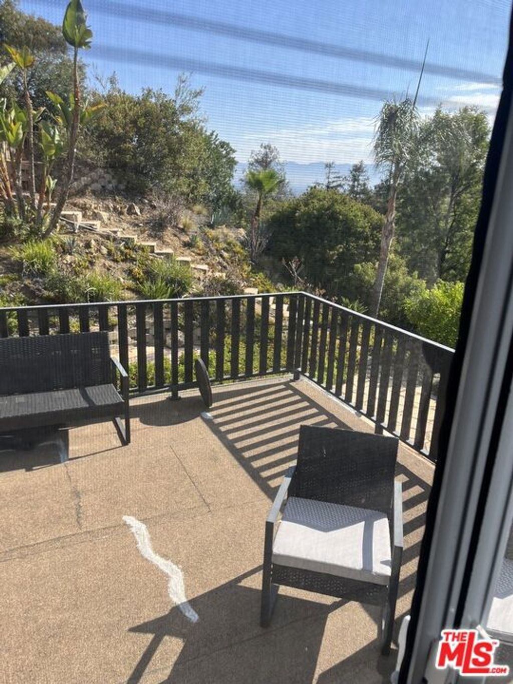 Photo of 17033 Empanada Place, Encino, CA 91436 (MLS # 26679033)