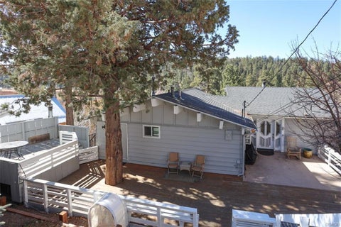 Photo of 1010 Brookside Lane, Fawnskin, CA 92333 (MLS # 219153755DA)